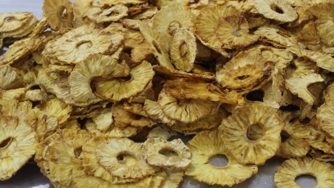 Piña deshidratada